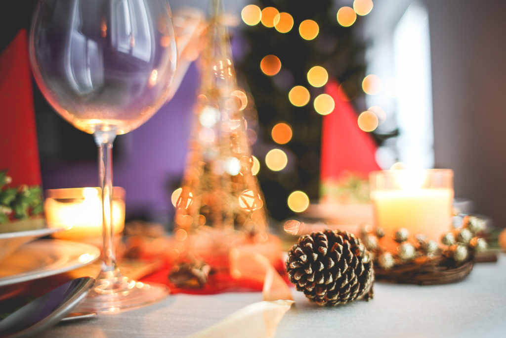 Christmas table with pinecones