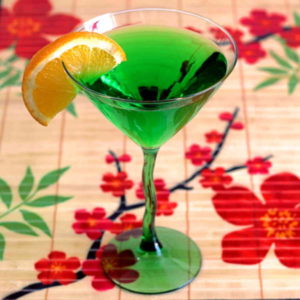 St. Patrick's Day Cocktails Honeydew Martini - photocredit: mixthatdrink.com